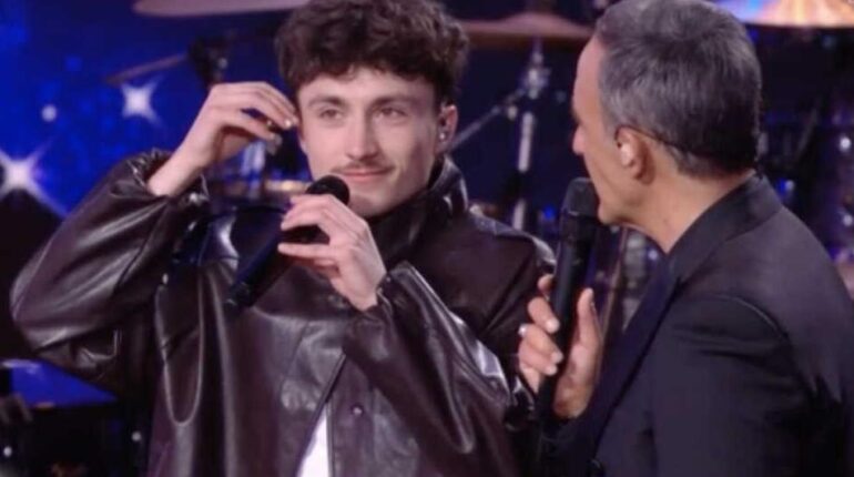 Star Academy : Léo éliminé à une semaine de la finale, ses amis déjà sortis lui réservent une surprise en coulisses Actualités musique Artistes Élimination finale Star Academy Surprise