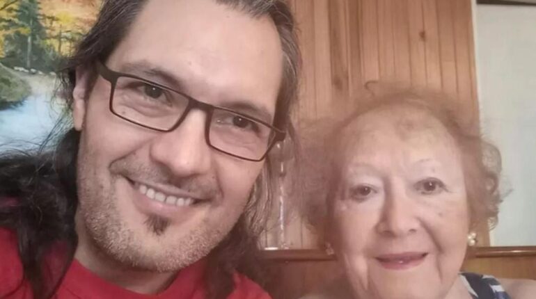 Rencontre à 16 ans, mariage à 33 : Adrián et Delia célèbrent 20 ans d’union malgré 45 ans d’écart 10 signes qui montrent qu'une relation Âge de départ amour Ce couple merveilleux différence d'âge La Réunion