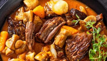 Alternatives au vin Bœuf bourguignon Cuisine française Mijoteuse Recette sans vin Viande de bœuf