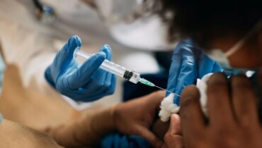 accusent la France Boissons énergisantes Co-vaccination épidémie grippe Hôpitaux