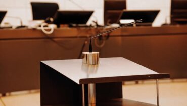 Condamnée à 1 an de prison pour avoir délogé le squatteur de sa maison : « La loi a défailli… » Condamnée à 1 an de prison pour avoir délogé le squatteur de sa maison : « La loi a défailli… »