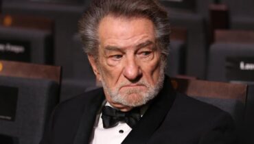 Actualités musique Alcool au volant Autobiographie confidences Brigitte Macron Eddy Mitchell Johnny Hallyday