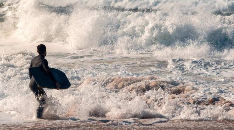 Saint-Jean-de-Luz : un surfeur de 28 ans meurt noyé après trois minutes sous l’eau dans une houle de plus de 4 mètres accident Actualités animales Noyade Saint-Jean-de-Luz Sports nautiques Surfeur