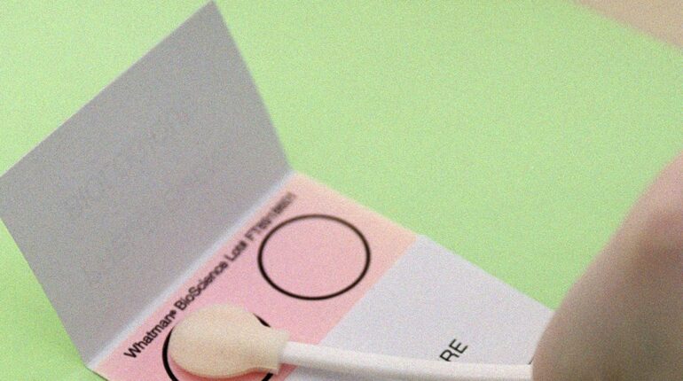 Viol de Poitiers : comment le FBI et les bases ADN généalogiques américaines ont permis d’identifier l’agresseur 10 ans après accusent la France Cold Case Complément d'enquête Expertise ADN FBI Généalogie injustice