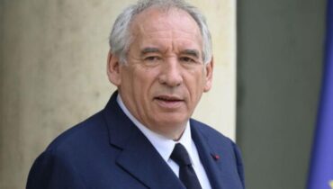 actualité politique France Actualités animales Boissons énergisantes François Bayrou grippe Jean-Paul Belmondo