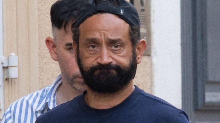 Matthieu Delormeau hospitalisé après une chute dans ses escaliers : arcade touchée et repos forcé imposé Accident domestique Actualités people Actualités télévision Boissons énergisantes Matthieu Delormeau