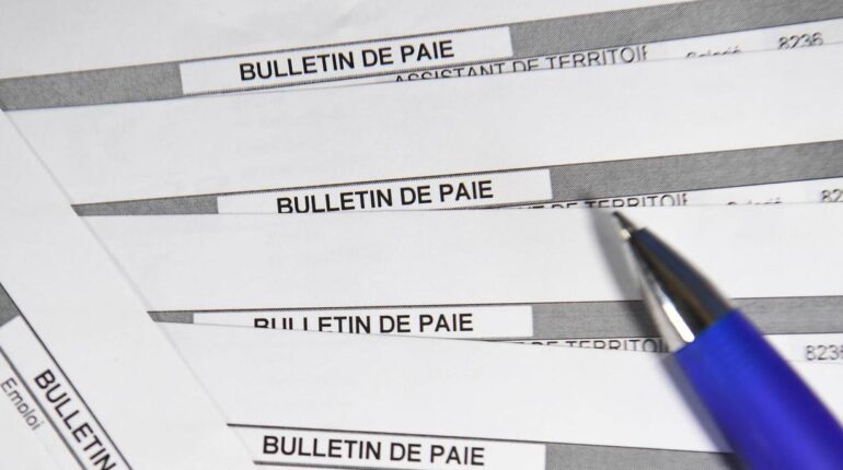 Smic à 1 823 euros en 2026 : pourquoi le gouvernement refuse tout coup de pouce malgré la hausse des travailleurs pauvres Accident du travail Économie locale gouvernement Pauvreté Salaires Smic Syndicats