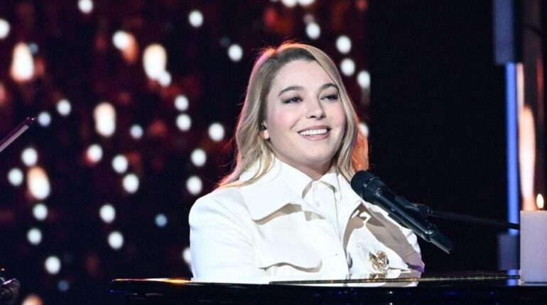 Santa, marraine du Téléthon, marque l’histoire avec un don de 99 999 euros : « Le 9, c’est mon porte-bonheur… » Abandon animal Association Flávia Leonel Santana Recherche de personnes Revenu de solidarité Téléthon