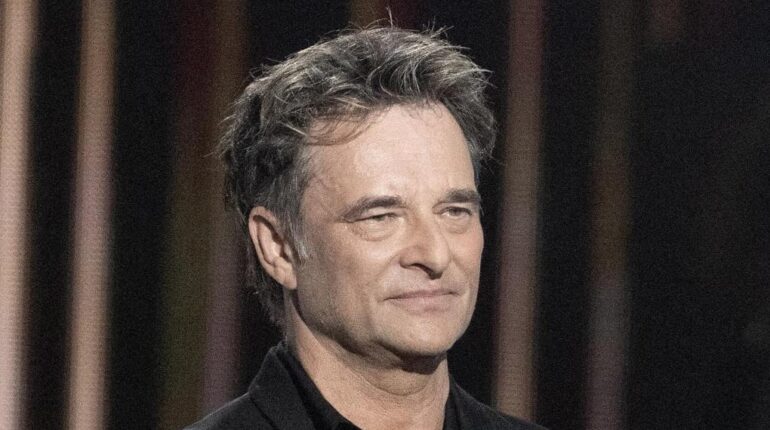 David Hallyday : « Laeticia m’a empêché de dire adieu à mon père » – la révélation qui explique 8 ans de silence Actualités musique David Hallyday Documentaire famille Héritage Johnny Hallyday Laeticia Hallyday