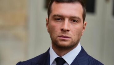 12 célébrités qui ont pu se réincarner sans même s’en rendre compte Fonds européens Jarry polémique Jordan Bardella Media training scandale