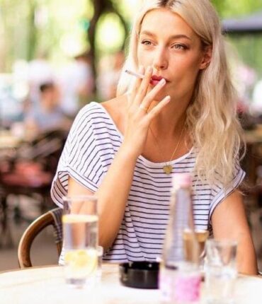 Prix du tabac : jusqu&rsquo;à +1€ par paquet dès janvier 2026, Marlboro et Winston dépassent les 13 euros