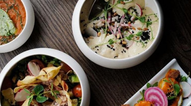 Brasserie Brunch Coffee shop Cuisine de chef Marché couvert Paris 10e Vin naturel 