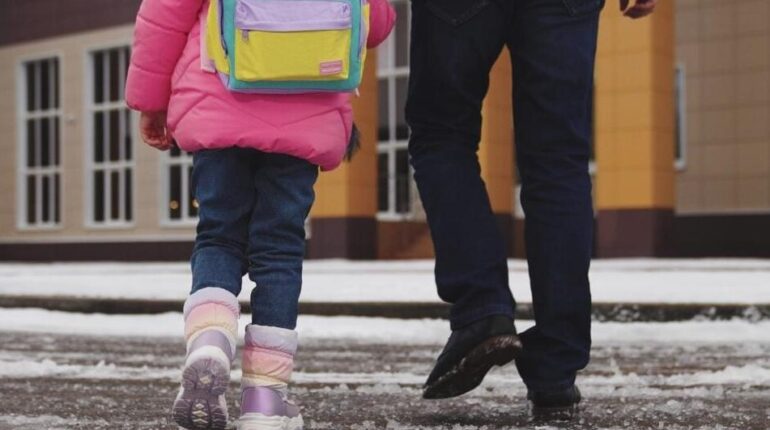 Absences Accident du travail Chutes de neige Code du travail Droits des parents famille pour le passage aux urgences