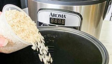 Riz à la mijoteuse : comment ce plat unique combine poulet, cheddar et bouillon pour un repas complet sans effort