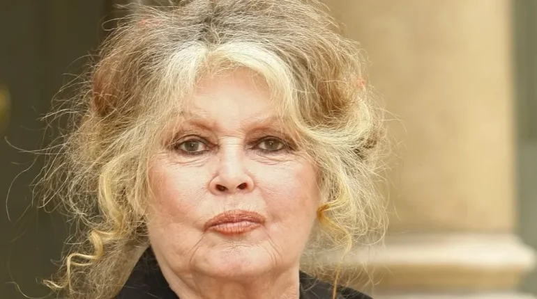 Obsèques de Brigitte Bardot : pourquoi Emmanuel Macron n’a pas été invité à Saint-Tropez Brigitte Bardot Emmanuel Macron Hommage national la cause animale Obsèques Saint-Tropez