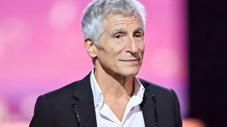 Nagui en coulisses : des techniciens de France Télévisions dénoncent des exigences de couloirs vides pendant les tournages Actualités télévision Animateur TV Conditions de tournage Coulisses TV France Télévisions Nagui