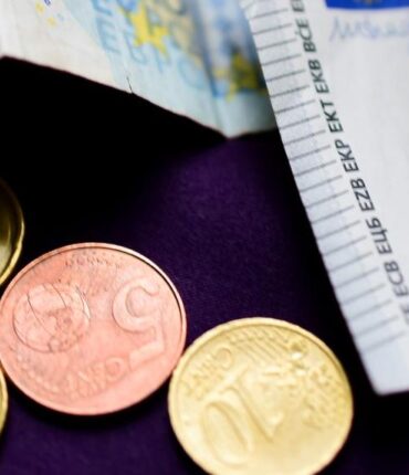 Découvert bancaire : 24% des Français n&rsquo;arrivent pas au bout du mois, les 25-34 ans encore plus touchés