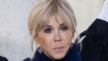 actualité politique France Brigitte Macron Champs-Élysées Épuisement Journal intime Pièces jaunes