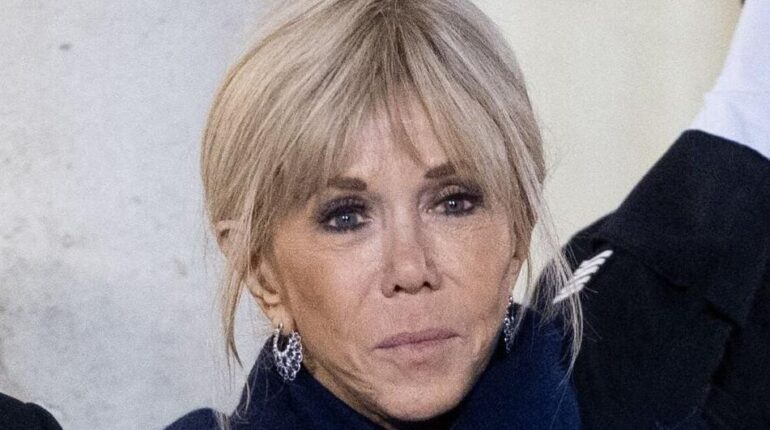 actualité politique France Brigitte Macron Champs-Élysées Épuisement Journal intime Pièces jaunes