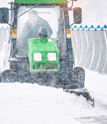 Neige dans les Pyrénées et les Alpes : jusqu&rsquo;à 2 mètres de cumul attendus ce week-end, les stations garantissent du ski jusqu&rsquo;à fin mars