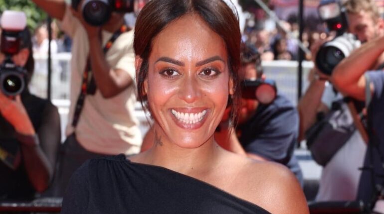 Amel Bent face à Marine Le Pen : sa réponse désarmante qui a fait rire tout le plateau de C à vous actualité politique France Actualités people Amel Bent C à vous humour interview