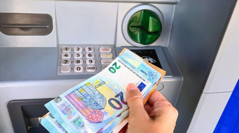 Accessibilité Banque centrale européenne Biotechnologie Distributeurs automatiques Réglementation Venin d'abeille
