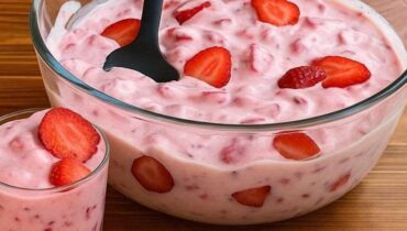 congélation fraises Crème fouettée Dessert rapide Dessert sans cuisson Gourmandise Recette facile