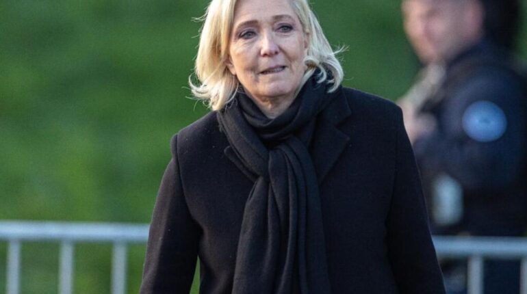 Brigitte Bardot Champs-Élysées Hommage national Marine Le Pen Obsèques Saint-Tropez