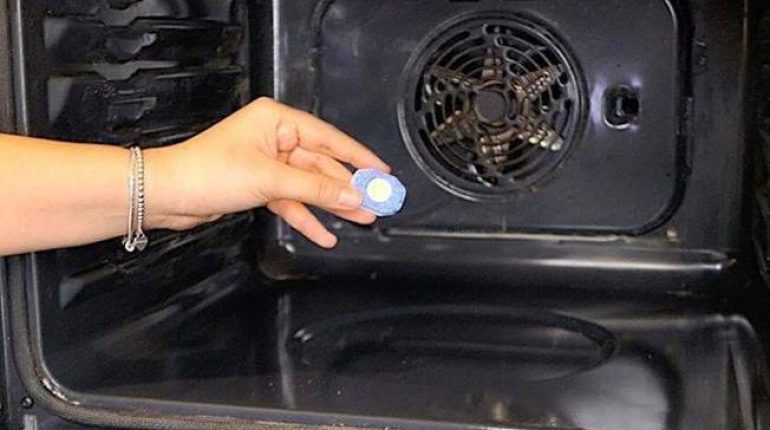 Astuce cuisine Astuce ménage Entretien maison Graisse tenace Lave-vaisselle Nettoyage four 