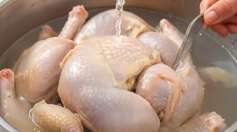 Astuce cuisine Conseils culinaires Hygiène alimentaire le sol de ce supermarché Poulet Sécurité alimentaire