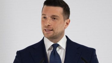 Accord commercial Agriculteurs Emmanuel Macron Jordan Bardella Mercosur Politique Européenne Rassemblement National 