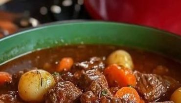 Bœuf Cuisine française Mijoteuse Plat réconfortant Ragoût Recette américaine 
