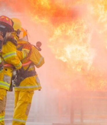 Incendie de Crans-Montana : un témoin de 17 ans raconte les victimes sautant par les fenêtres et la panique meurtrière