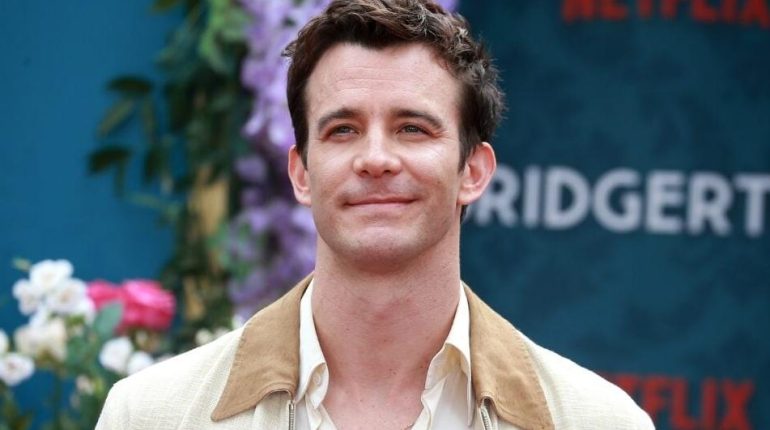 Bridgerton Cendrillon critiques Documentaire Netflix Romance Série TV 