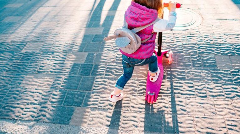 Abandon d'enfant accident bloquer un camion faits divers Toulouse injustice