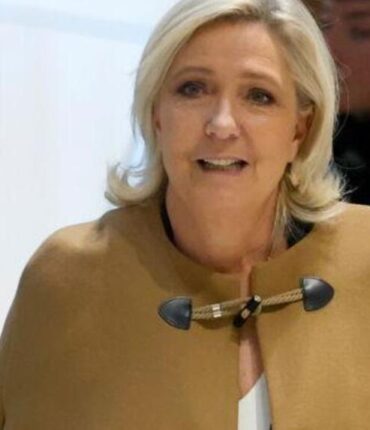 Marine Le Pen surnomme Sébastien Lecornu « Calimero » et réclame la dissolution : les vraies raisons de son opposition au budget 2026