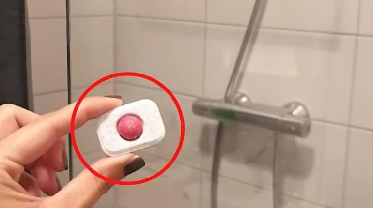 20 astuces Astuce ménage Douche Nettoyage cuisine Robinets de salle de bain 