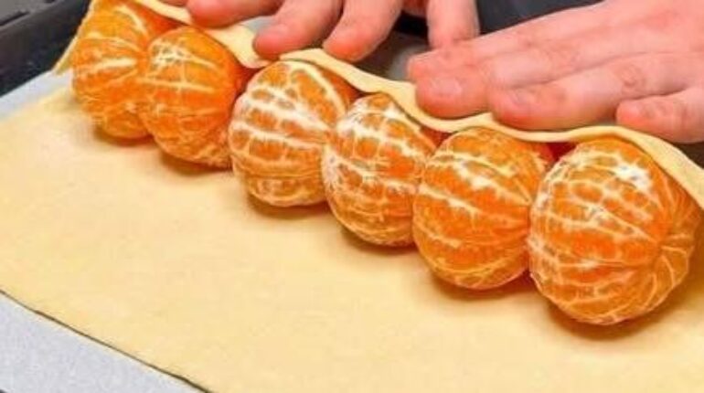 Pâte feuilletée à la mandarine et cream cheese : la recette express qui transforme un dessert simple en sensation hivernale Cream cheese Dessert Dessert Express Mandarine Pâte feuilletée Recette Hivernale