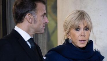 actualité politique France Brigitte Macron Champs-Élysées Exutoire Journal intime Méfiance