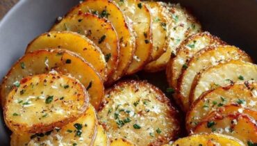 Pommes de terre au four : la technique des tranches uniformes de 0,6 cm pour un croustillant parfait