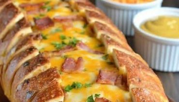 Cheeseburger Cuisine facile Garbage Bread garde partagée Pain garni Recette américaine 