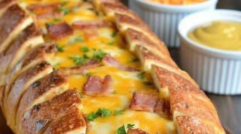 Cheeseburger Cuisine facile Garbage Bread garde partagée Pain garni Recette américaine 