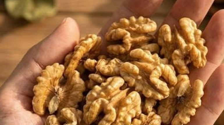 alimentation Astuces santé Bienfaits des noix Cancer du cerveau Carences Nutritionnelles Cœur de banane Microbiote 