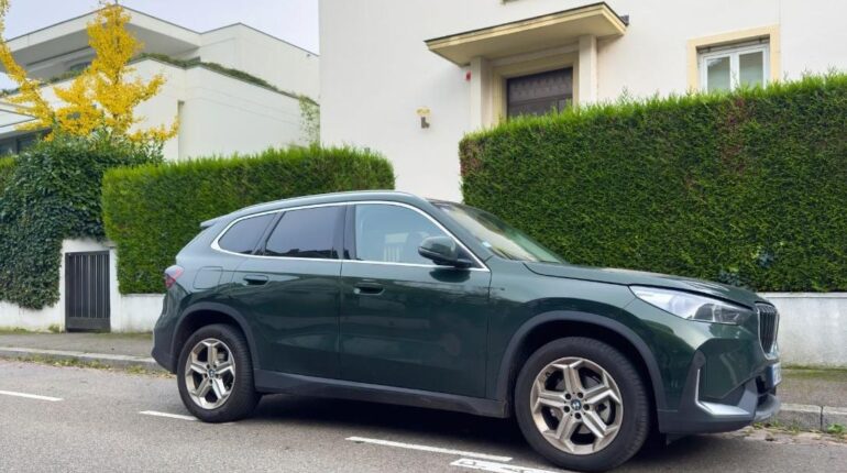 Stationnement devant chez soi : jusqu’à 750 euros d’amende selon deux règles méconnues du Code de la route 20 endroits amendement Code de la route Réglementation Stationnement Véhicules de luxe