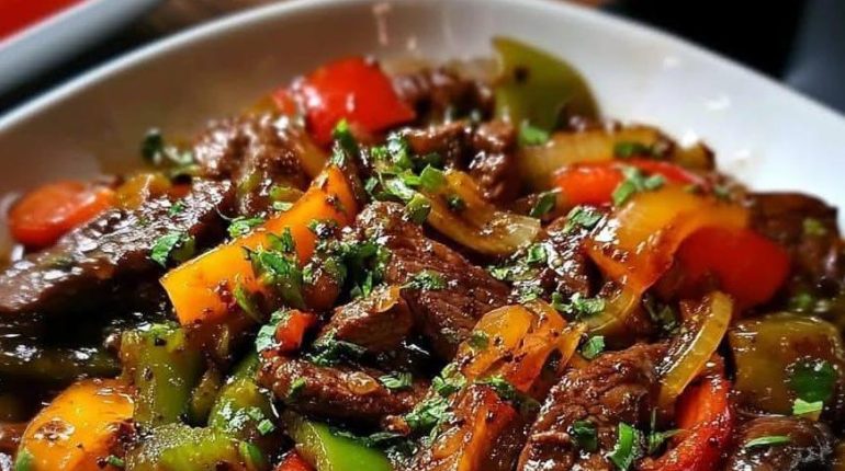Bœuf sauté au poivre façon chinoise : la triple technique marinade-sauce-sauté qui fait toute la différence Bœuf sauté Cuisine chinoise la menthe poivrée Recette américaine Sizzling steak
