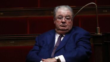 actualité politique France Anciens ministres Code de la sécurité sociale Pilates Reformer privilèges Élysée Sécurité dans les transports