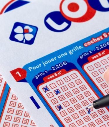 Loterie : elle choisit 1000€ par semaine à vie plutôt qu&rsquo;1 million cash – voici le calcul qui explique son choix