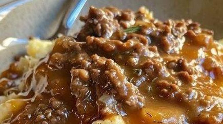 Bœuf Cuisine familiale Plat mijoté Purée Recette réconfortante Repas de semaine 