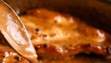 Bouillon de Boeuf Brandy Chicken au Poivre Cuisine française Recette rapide Sauce crémeuse 