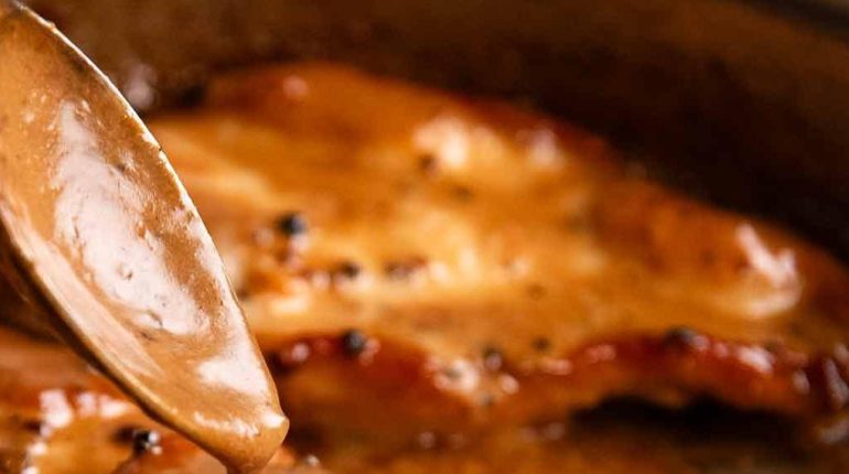 Bouillon de Boeuf Brandy Chicken au Poivre Cuisine française Recette rapide Sauce crémeuse 